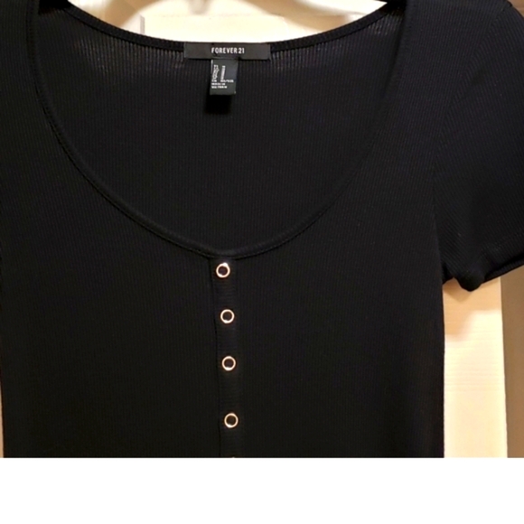 🐈‍⬛ Adorable Black Ribbed Snap Button Short Sleeve Midi Dress - MJ - Picture 3 of 7